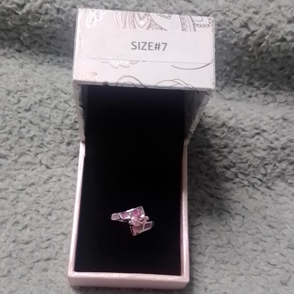 Ring - Picture 3 of 7